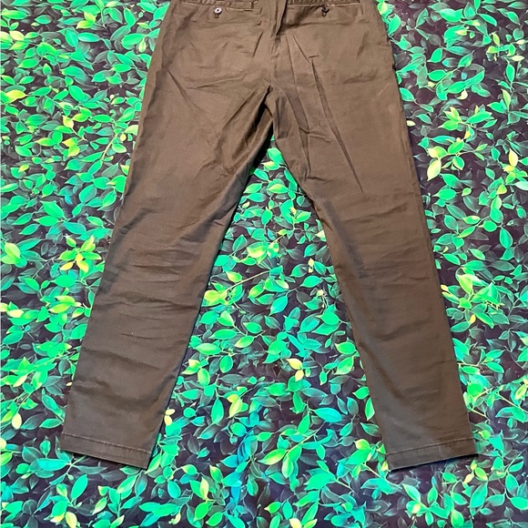 30x32 Banana Republic Green Chino - Picture 5 of 6